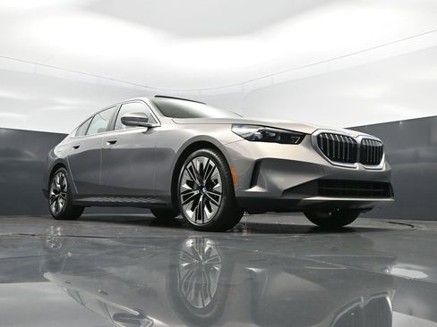 Certified 2026 BMW 530i image 44