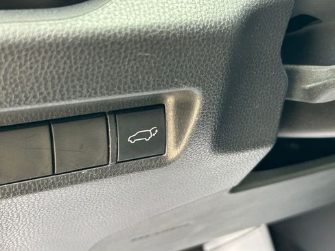 Used 2020 Toyota RAV4 XLE Premium FWD image 26