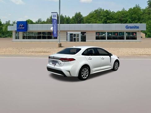 Used 2022 Toyota Corolla LE FWD image 8