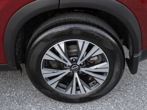 Used 2023 Nissan Rogue SV image 33