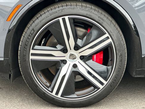 Used 2025 Porsche Macan Turbo Electric w/ Premium Package image 27