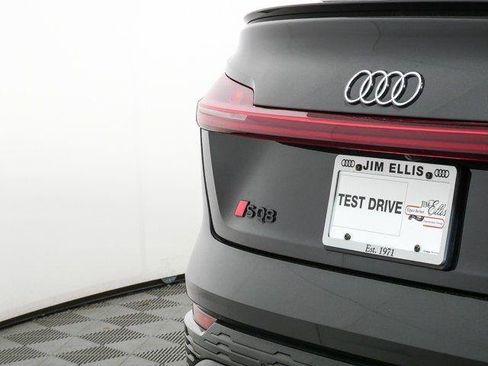 Used 2024 Audi SQ8 e-tron Premium Plus w/ Black Optic Package AWD/4WD image 38