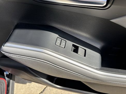 Used 2022 Toyota Highlander XLE image 32