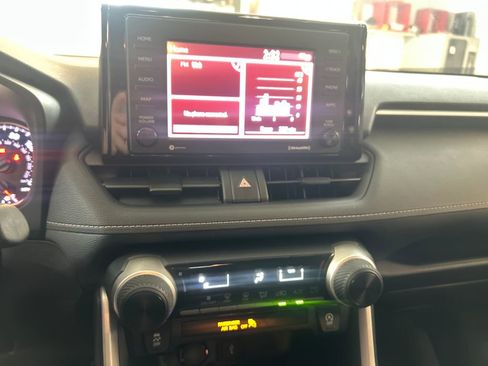Certified 2020 Toyota RAV4 LE w/ All Weather Liner Package AWD/4WD image 19