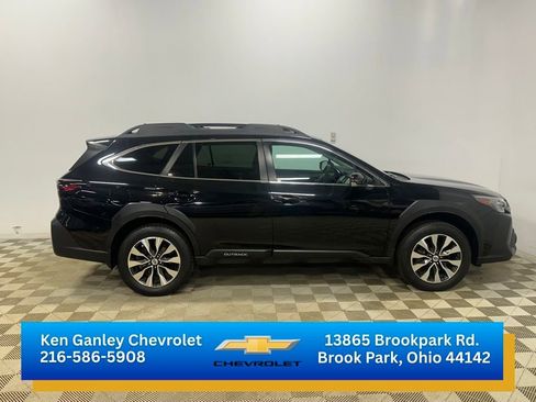 Used 2023 Subaru Outback Limited AWD/4WD image 4