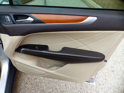 Used 2019 Lincoln MKC Select w/ Select Plus Package image 27