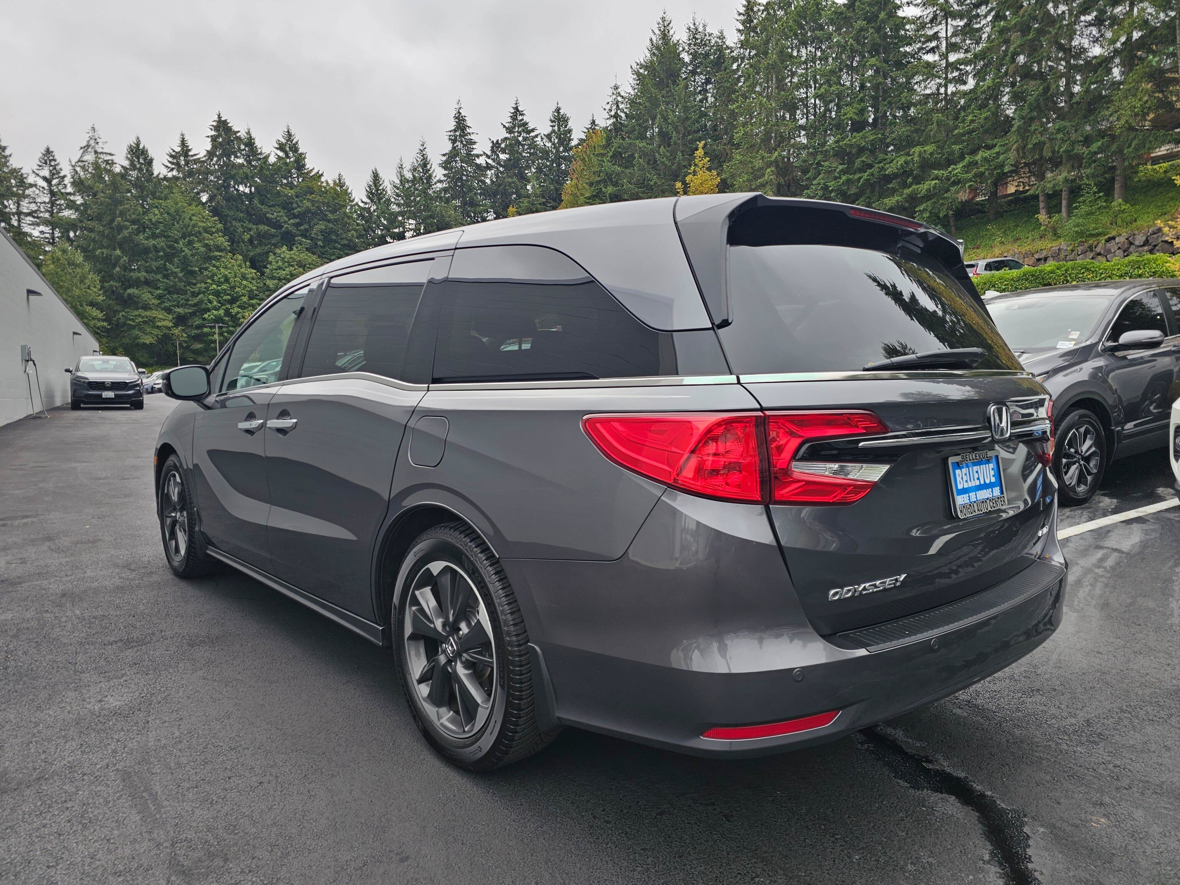Used 2023 Honda Odyssey Elite image 5