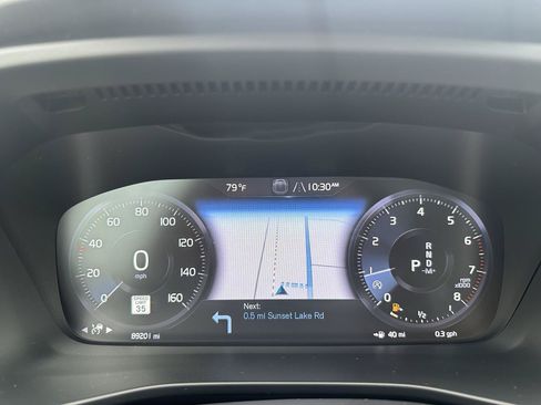 Used 2021 Volvo XC40 T4 Inscription FWD image 8