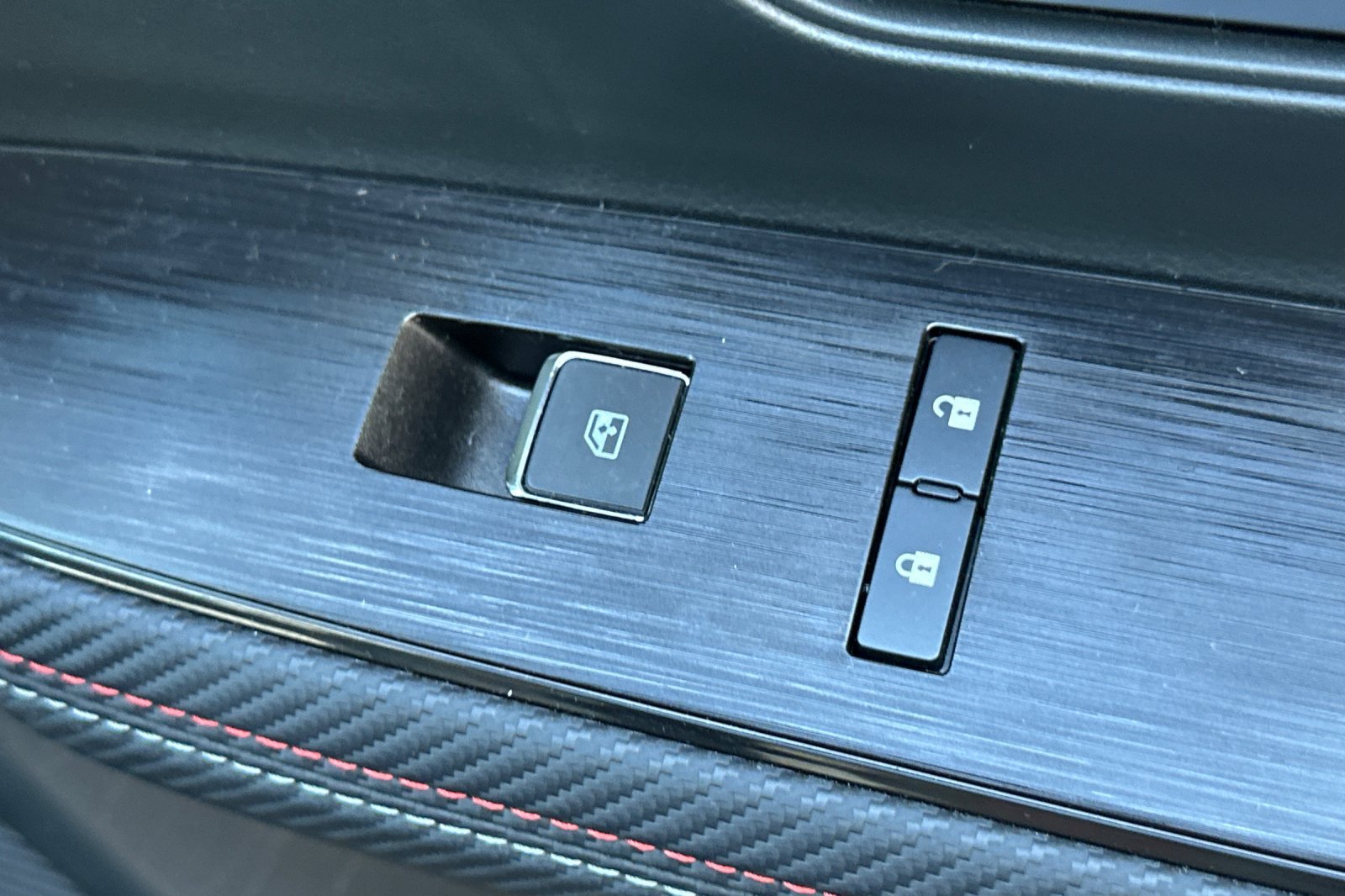 Used 2025 Nissan Kicks SR AWD/4WD image 21
