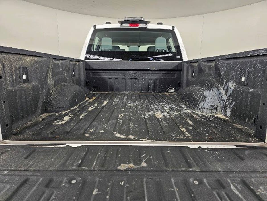 Used 2023 Ford F250 XL w/ FX4 Off-Road Package AWD/4WD image 7