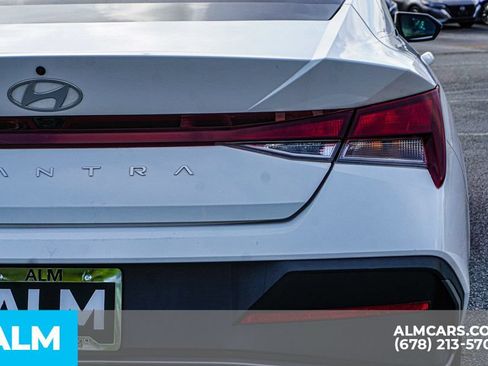 Used 2024 Hyundai Elantra SEL FWD image 12