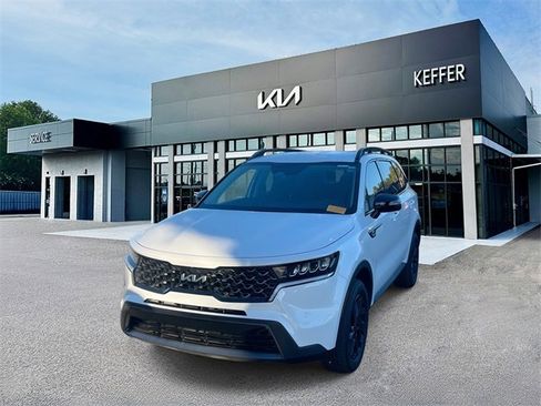 Certified 2023 Kia Sorento S image 1