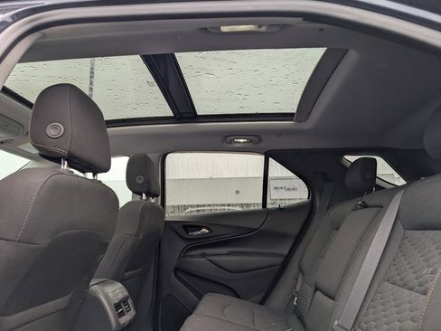 Used 2019 Chevrolet Equinox LT w/ Sun & Navigation Package image 9