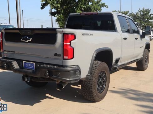 Used 2025 Chevrolet Silverado 2500 ZR2 w/ ZR2 Bison Edition AWD/4WD image 3