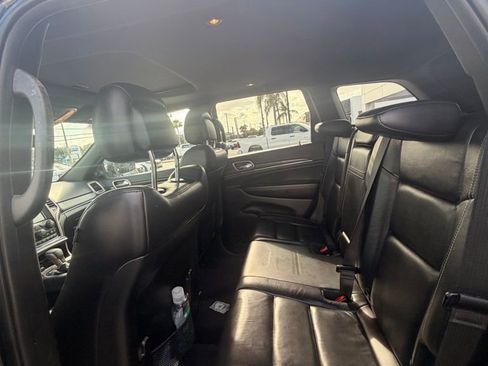 Used 2017 Jeep Grand Cherokee Limited image 13