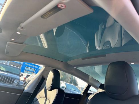 Used 2024 Tesla Model 3 image 17