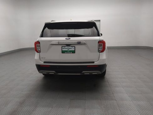 Used 2022 Ford Explorer XLT w/ Equipment Group 202A image 6