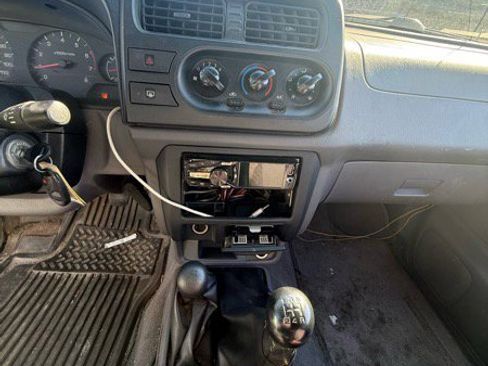 Used 2001 Nissan Xterra XE image 16