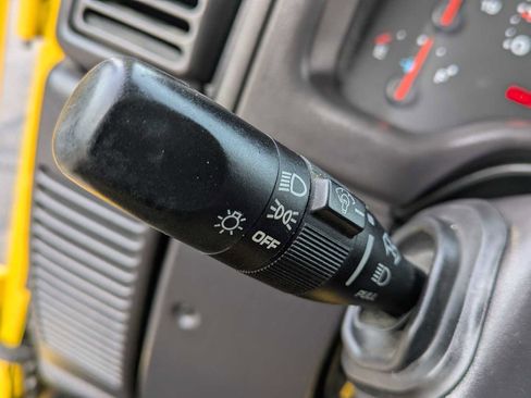 Used 2002 Jeep Wrangler SE image 19