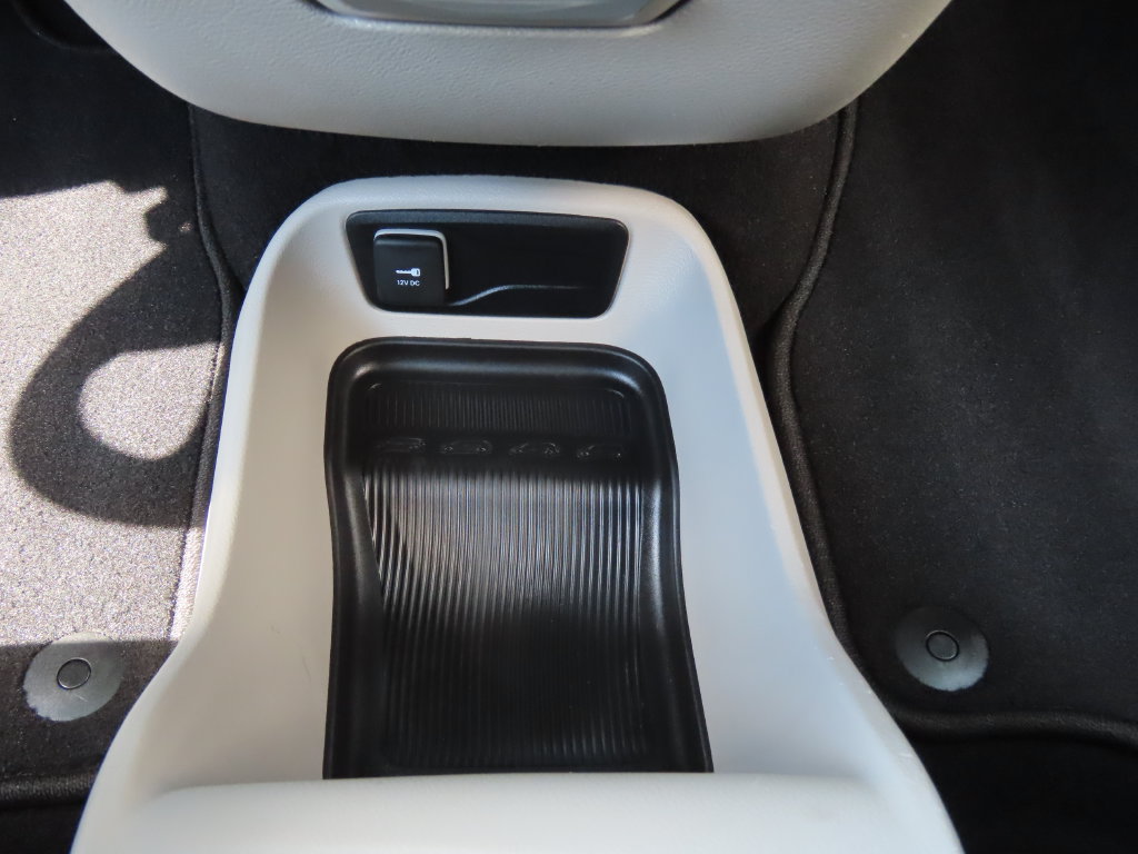 Used 2018 Chrysler Pacifica L FWD image 51