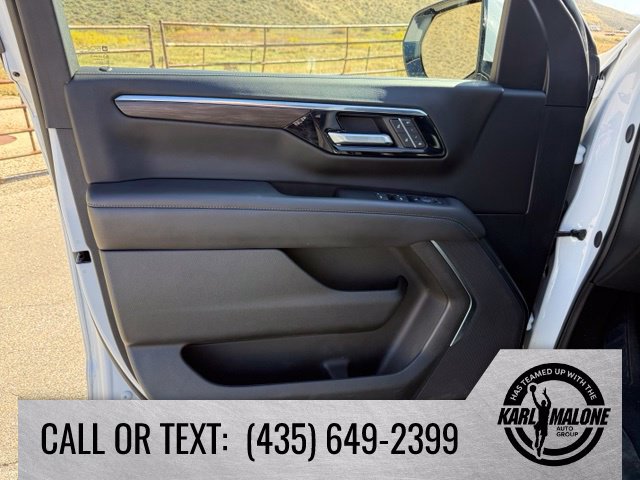 Used 2025 Chevrolet Suburban LT AWD/4WD image 12
