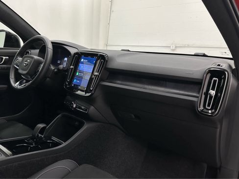 Used 2023 Volvo C40 P8 Recharge Plus image 17