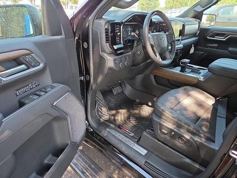 New 2026 Chevrolet Silverado 1500 High Country AWD/4WD image 9