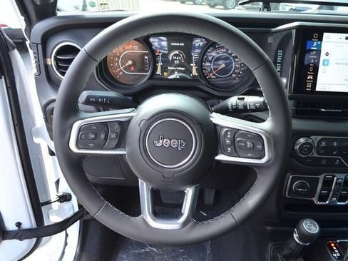 New 2026 Jeep Wrangler Unlimited Sahara AWD/4WD image 16