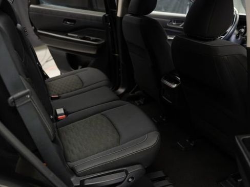 Used 2024 Nissan Pathfinder SV AWD/4WD image 23