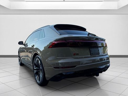 Used 2024 Audi Q8 Prestige w/ Prestige Package AWD/4WD image 3