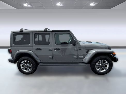 Used 2021 Jeep Wrangler Unlimited Sahara AWD/4WD image 8