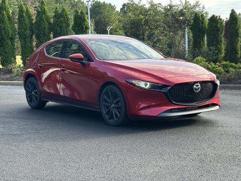 Used 2022 MAZDA MAZDA3 s FWD image 2