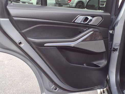 Used 2025 BMW X5 sDrive40i w/ Climate Comfort Package image 19