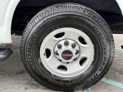 Used 2020 GMC Savana 2500 w/ Driver Convenience Package image 34