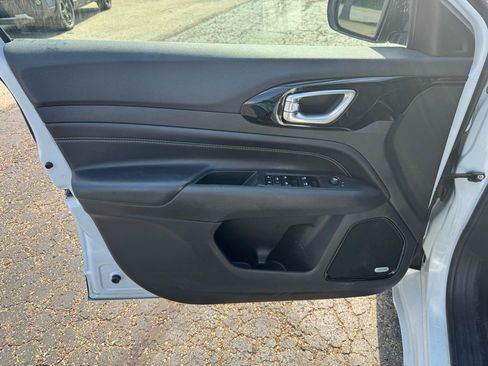 Used 2024 Jeep Compass Limited w/ High Altitude Package AWD/4WD image 19