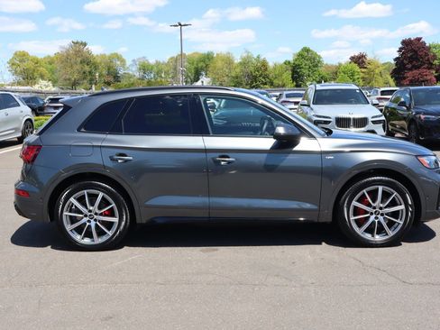 Used 2024 Audi Q5 e Prestige w/ Prestige Package AWD/4WD image 4
