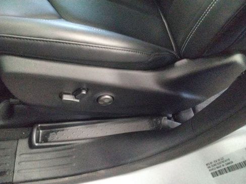 New 2026 Chrysler Voyager LX image 28