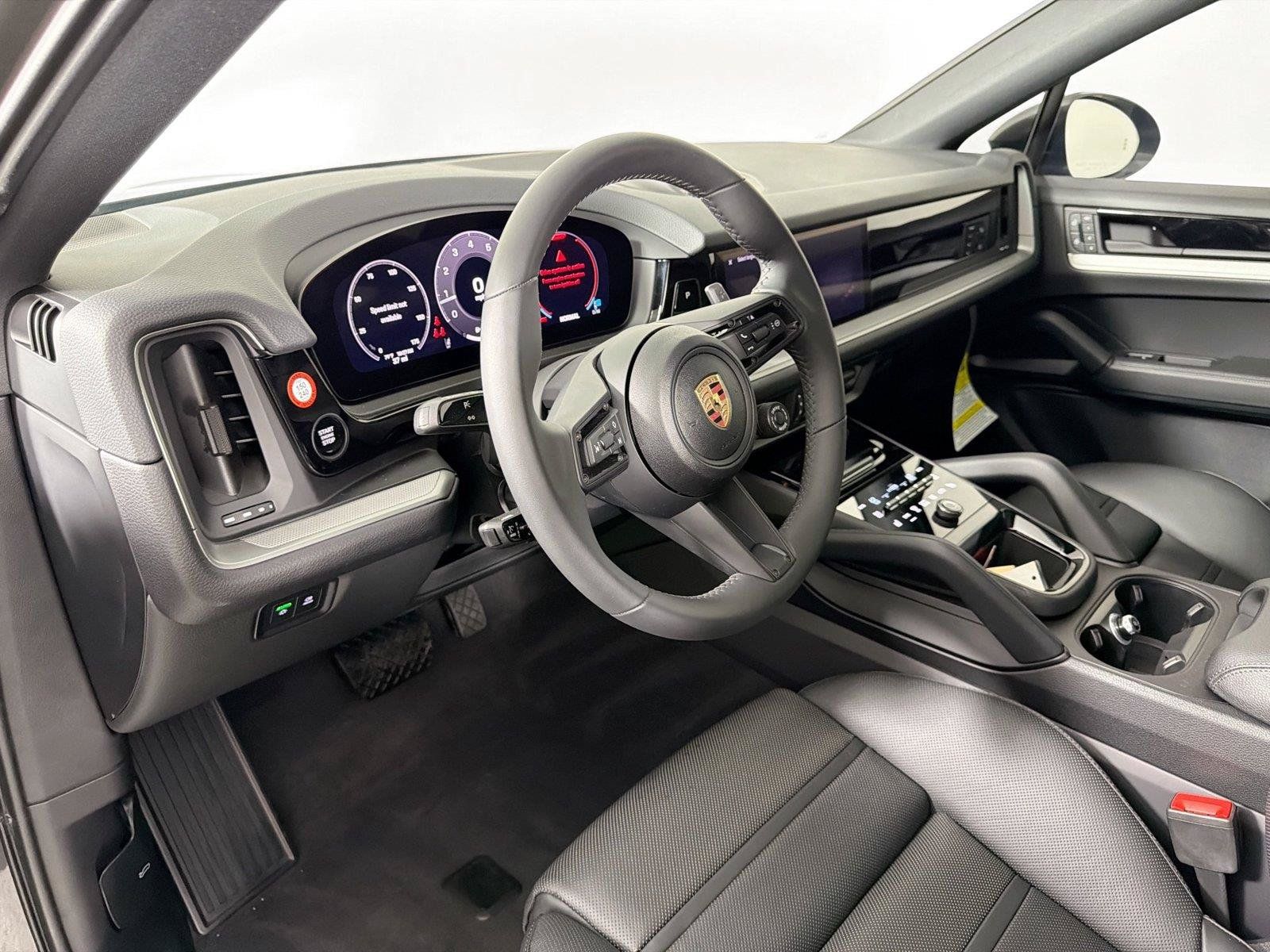 Certified 2025 Porsche Cayenne Coupe AWD/4WD image 4