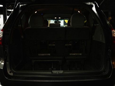 Used 2016 Toyota Sienna LE image 7