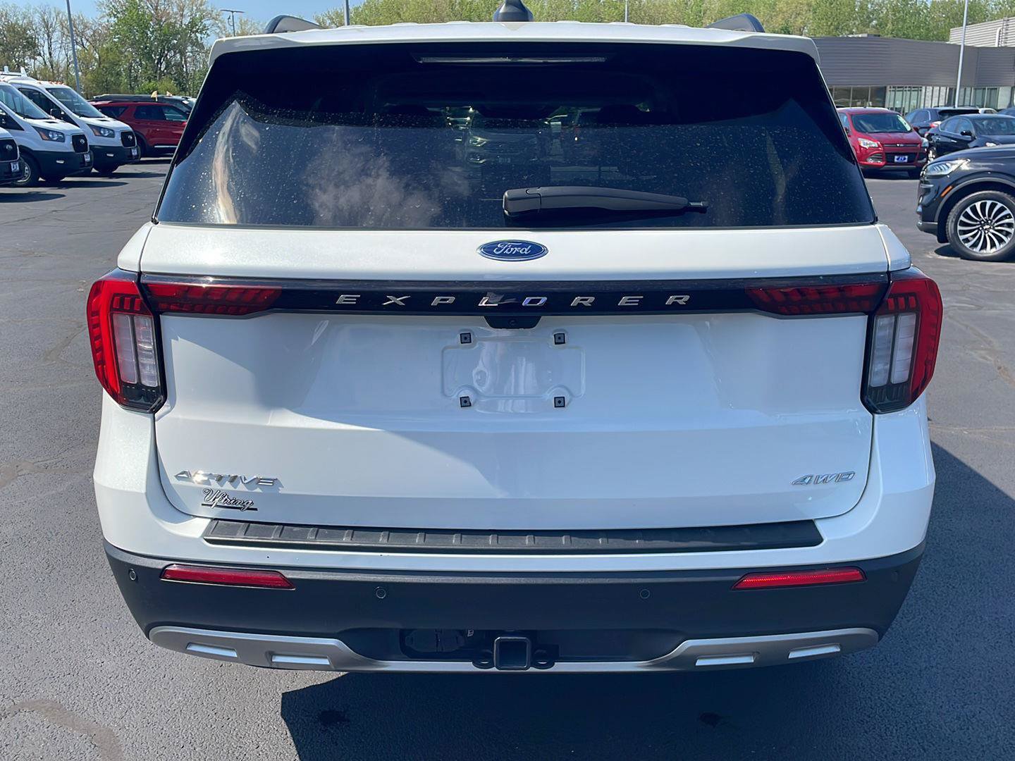 Used 2025 Ford Explorer Active w/ Active Comfort Package AWD/4WD image 4