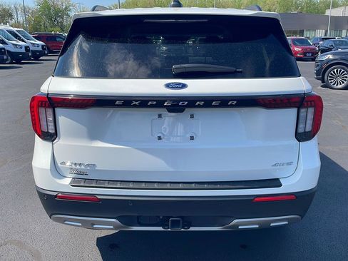 Used 2025 Ford Explorer Active w/ Active Comfort Package AWD/4WD image 4