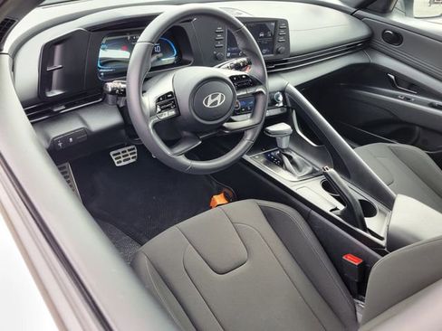 Certified 2025 Hyundai Elantra Blue image 25