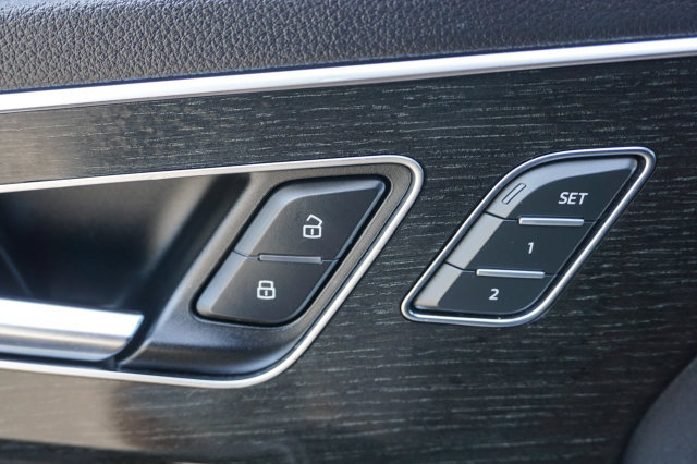 Used 2022 Audi Q7 3.0T Prestige AWD/4WD image 16