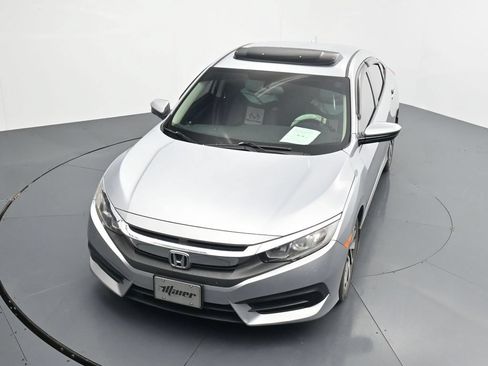 Used 2018 Honda Civic EX image 11
