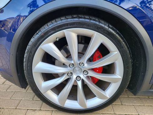 Used 2018 Tesla Model X 75D AWD/4WD image 25