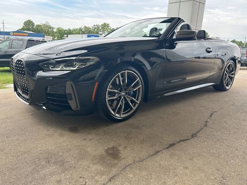 Used 2024 BMW M440i Convertible w/ Premium Package RWD image 29