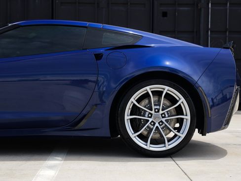 Used 2018 Chevrolet Corvette Grand Sport RWD image 24