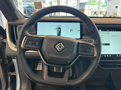 Used 2024 Rivian R1S Adventure AWD/4WD image 14
