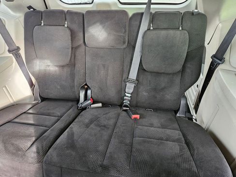 Used 2016 Dodge Grand Caravan SXT w/ Rear Park Assist Package image 15