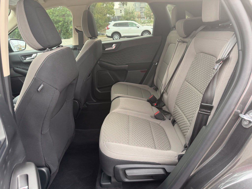 Used 2020 Ford Escape SE Sport FWD image 25